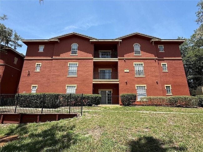 Building Photo - 122 Vista Verdi Cir Unit 324