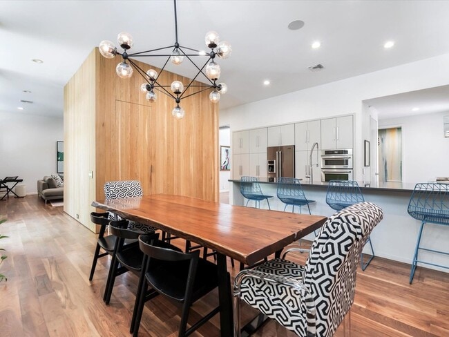 Photo - 1703 Dexter St