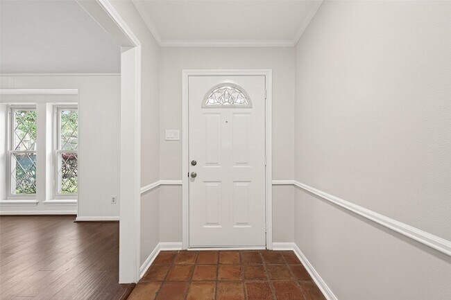 Photo - 6207 Claridge Dr