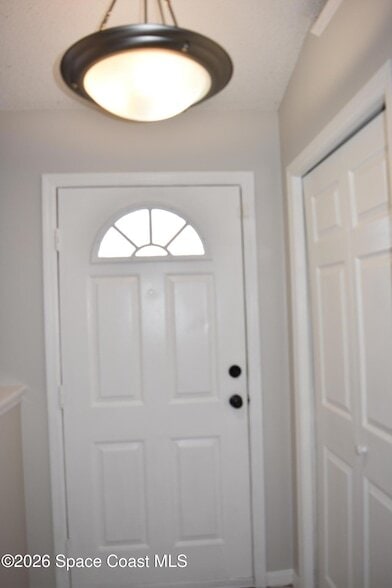 Photo - 482 Tuloma Ave SW