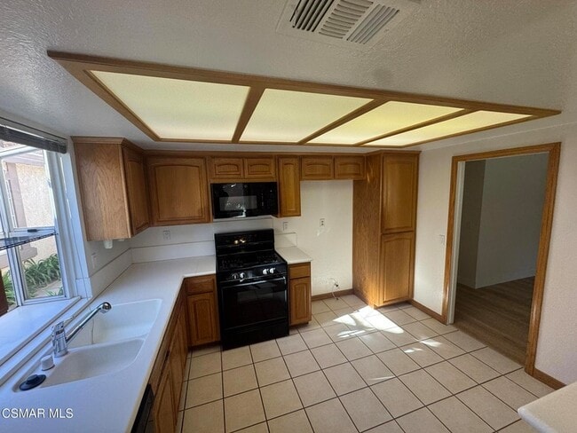 Photo - 1874 Suntree Ln