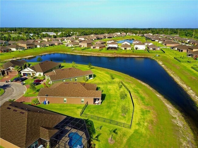 Photo - 1296 Lexington Manor SW