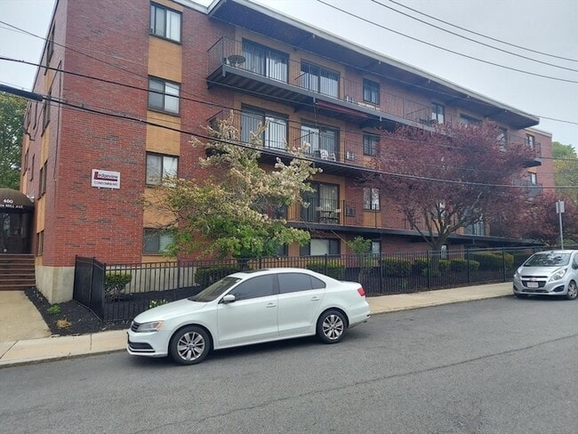 Building Photo - 400 Savin Hill Ave Unit 28
