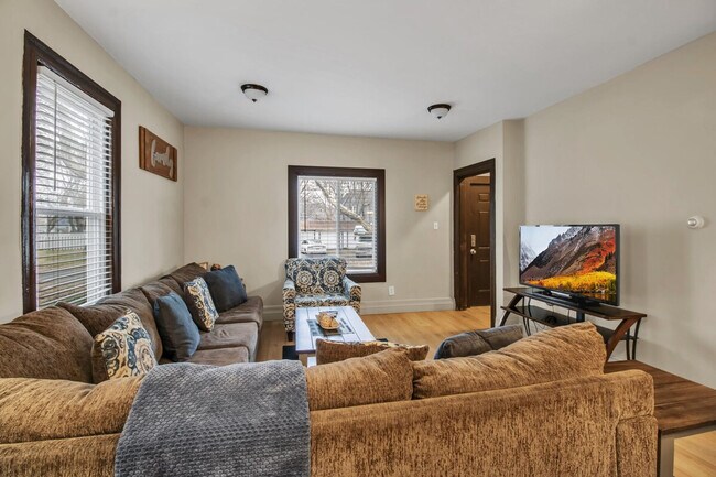Photo - 24 B St Unit SI ID1609778P