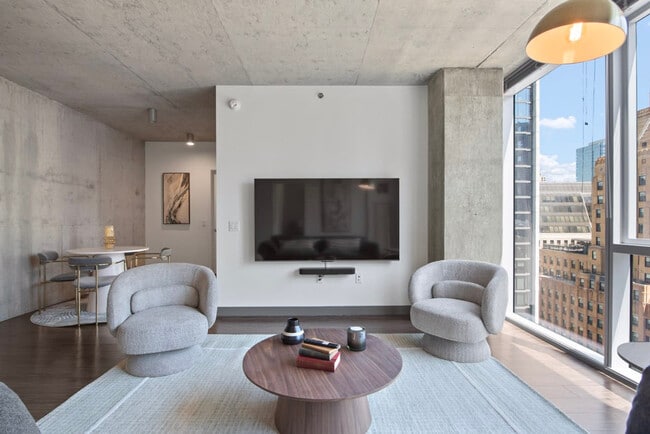 Photo - 215 W Lake St Unit ID1029635P