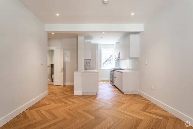 Photo - Forest Court