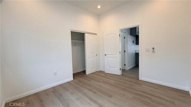 Photo - 656 E I St