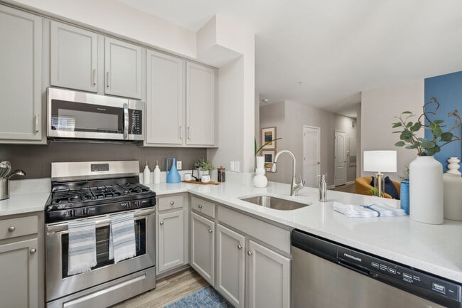 Building Photo - Riverside Station