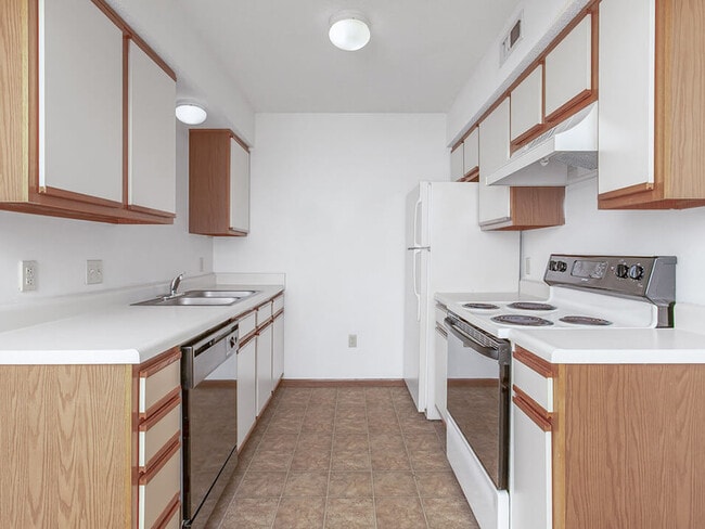 Our Kitchens Have a Dishwasher! - Northridge Crossing Apartments and Townhomes
