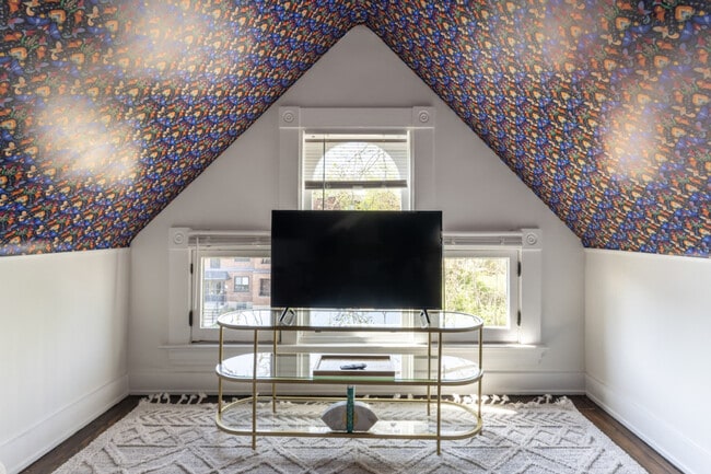 Photo - 1382 Burdette Ave Unit SI ID1056112P