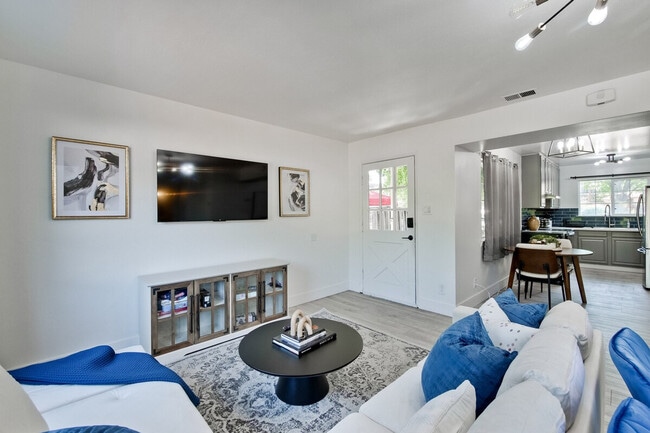 Building Photo - 4000 Rhoda Dr Unit ID1308907P