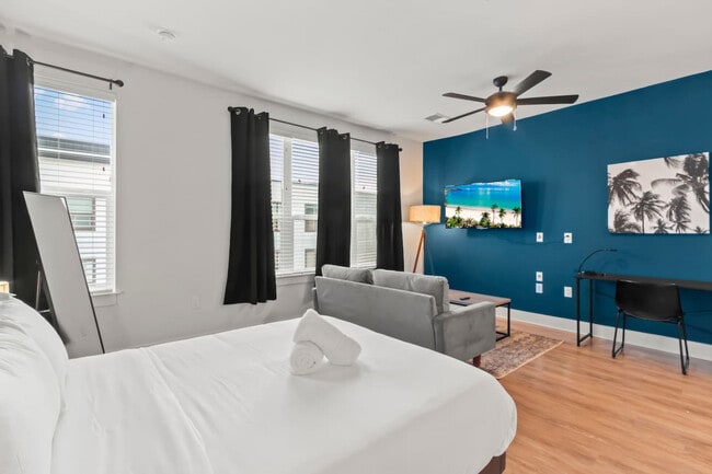 Photo - 2317 W Grace St Unit ID1312500P