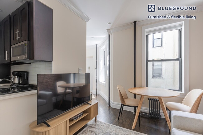 Photo - 239 Elizabeth St Unit FL5-ID1975