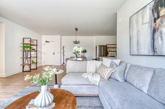 Photo - 4980 N Vancouver Ave Unit ID1309835P