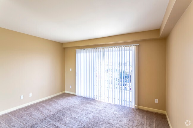 1 BR, 1 BA - 500 SF - Bayview Tower Condominiums