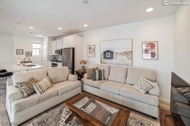 Photo - 88 Kimberlite Dr