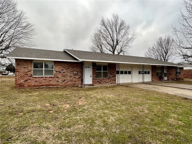 Building Photo - 2004 Horseshoe Dr Unit A