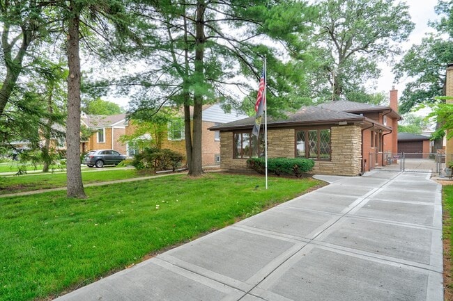 Building Photo - 8536 River Grove Ave