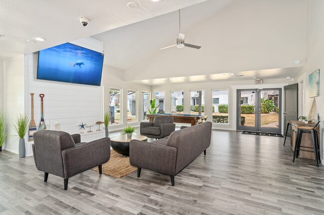 Photo - Tides on Avril