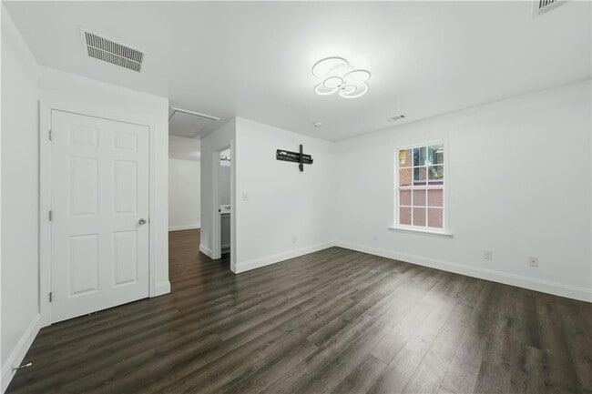 Photo - 226 Thornton St SW