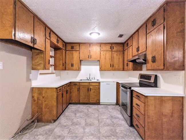 Photo - 134 Bellaire Dr