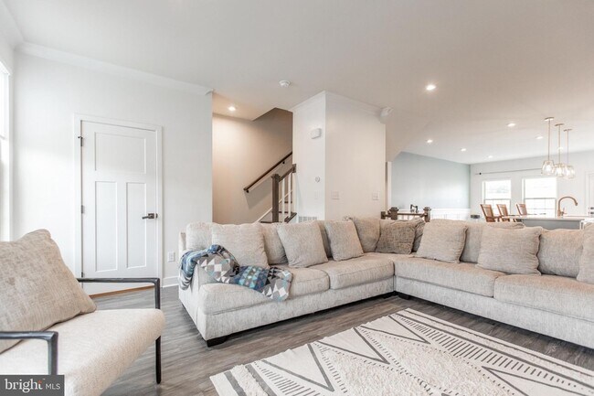 Photo - 18105 Red Cedar Rd