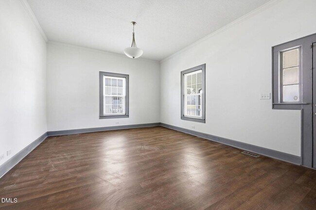 Photo - 204 E H St