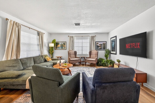 Photo - 11702 Moffat Ave Unit ID1380467P