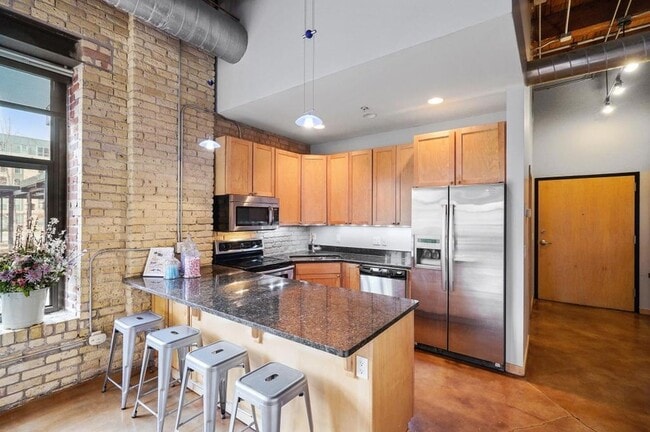 Photo - 607 Washington Ave S