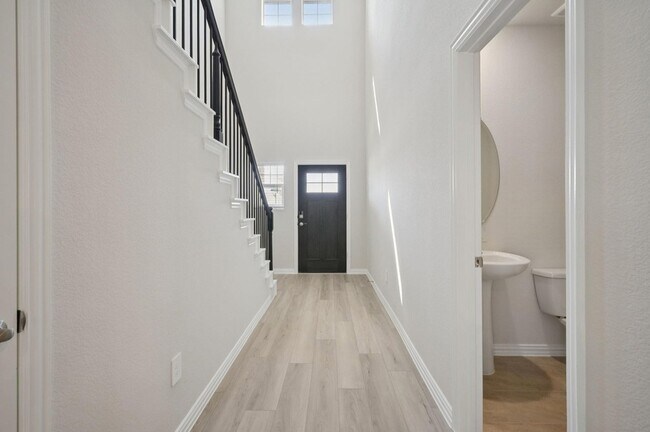 Photo - 706 Leavenworth Dr