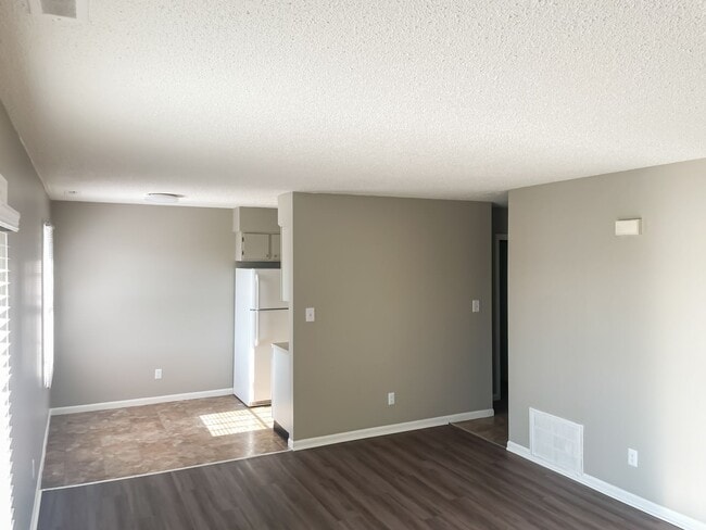 Photo - Turnberry Square Apartments