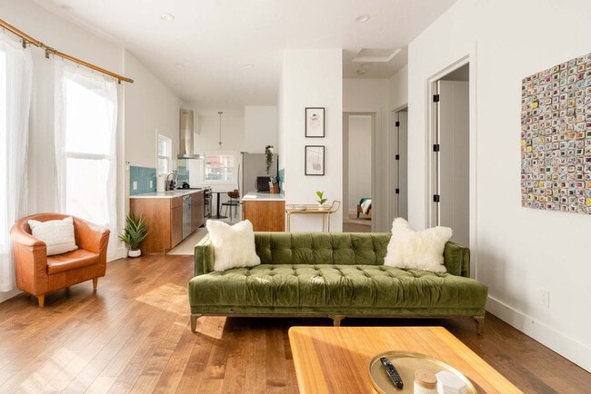 Building Photo - 1425 SE 41st Ave Unit ID1309894P