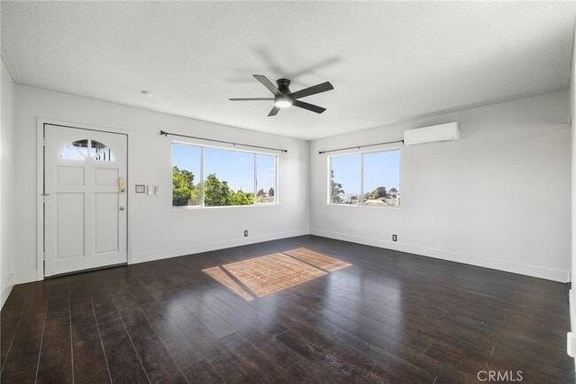 Photo - 3732 Dwiggins St