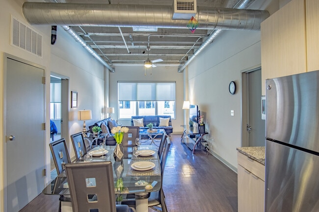 Photo - 550 W Peachtree St NW Unit ID1013805P