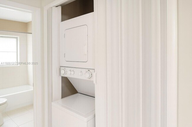 Photo - 4951 Wedgewood Way Unit 1