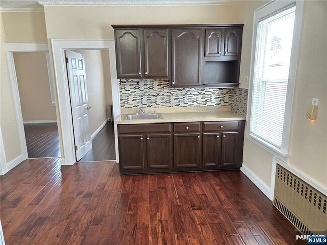 Photo - 158 Knapp Ave