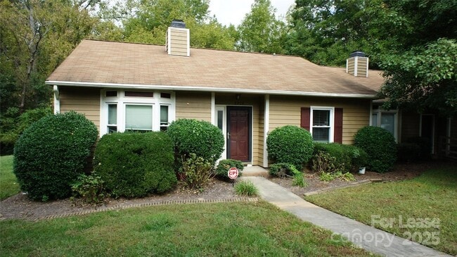 Building Photo - 8306 Summerglen Cir