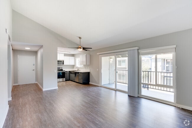 2BR, 2BA - 919SF - West Fifth Apartments