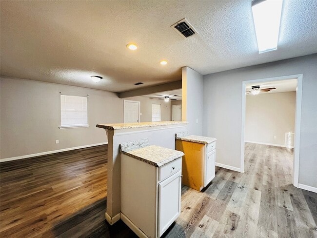 Photo - 215 Birdwell Rd