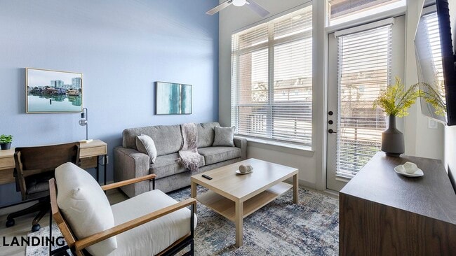 Building Photo - 1345 E 15th St Unit 112