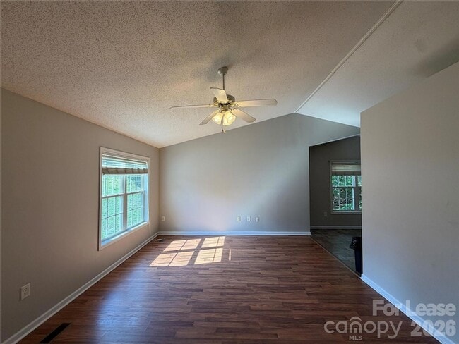 Photo - 375 Brookfield Dr