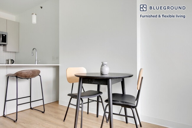 Photo - 808 W Van Buren St Unit FL7-ID531