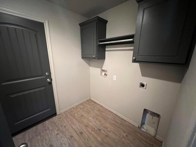 Photo - 716 Hillshire Ave