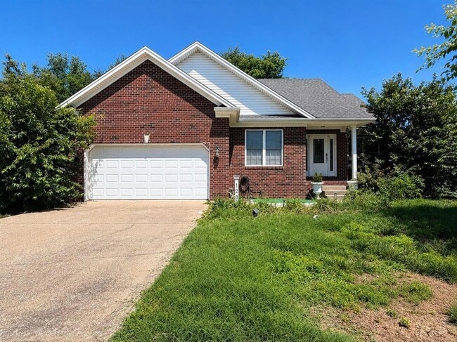Photo - 1284 Trillium Ln