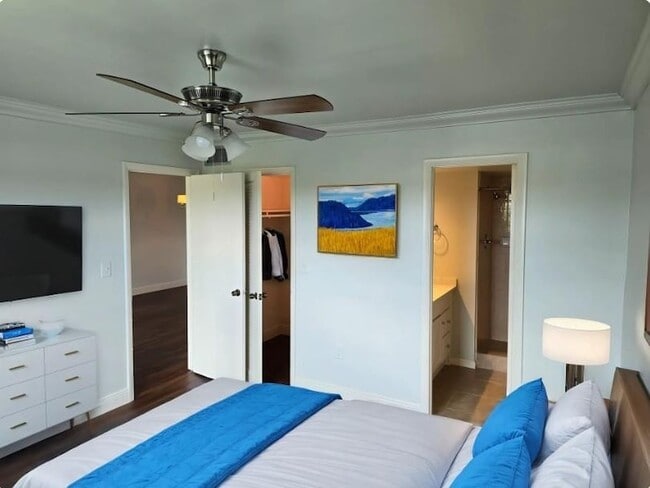 Building Photo - 8225 Sunrise Lakes Dr N Unit 303
