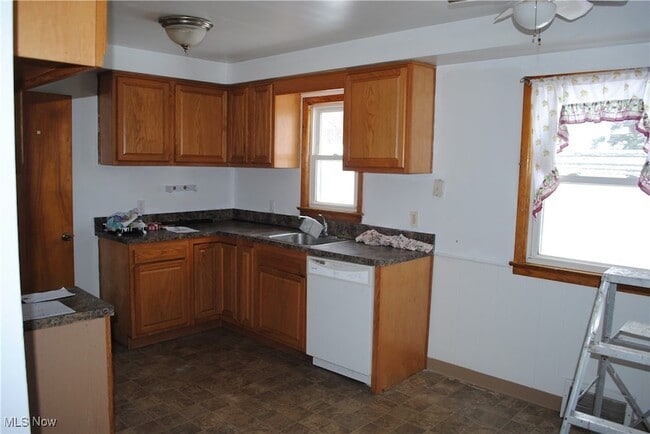 Photo - 24850 Zeman Ave