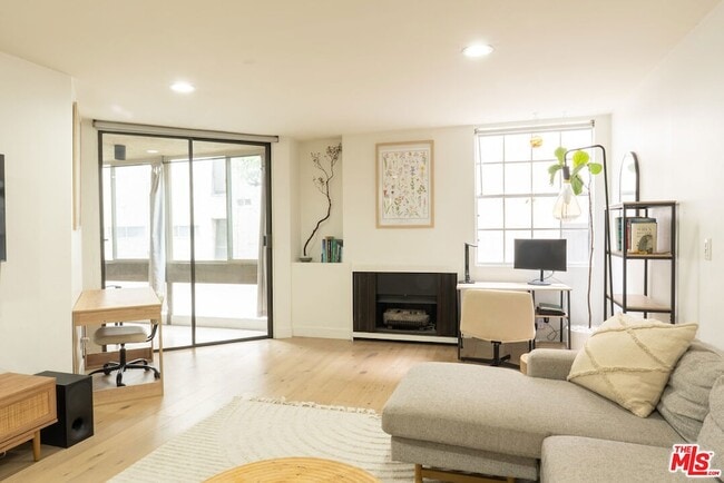 Photo - 740 Kings Rd