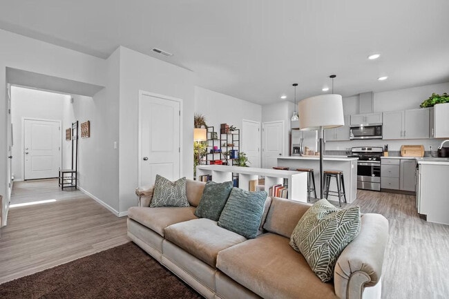 Building Photo - 5324 Remington Dr Unit ID1324039P