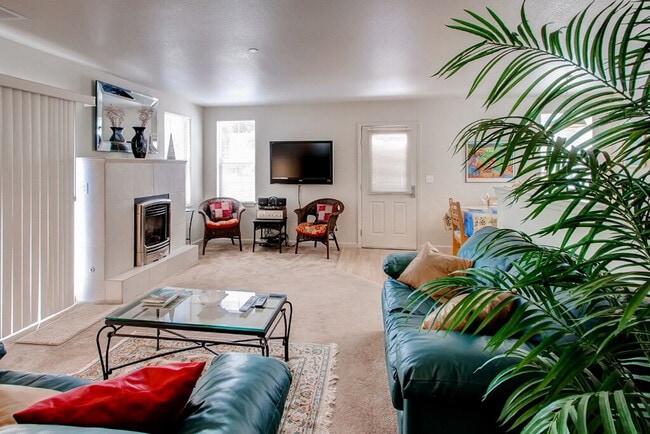 Photo - 29 Giacomini Rd Unit ID1304895P