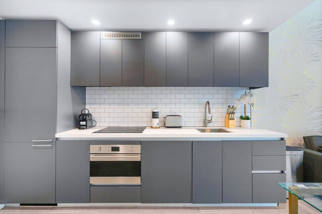 Photo - 227 NE 2nd St Unit FL20-ID1032216P